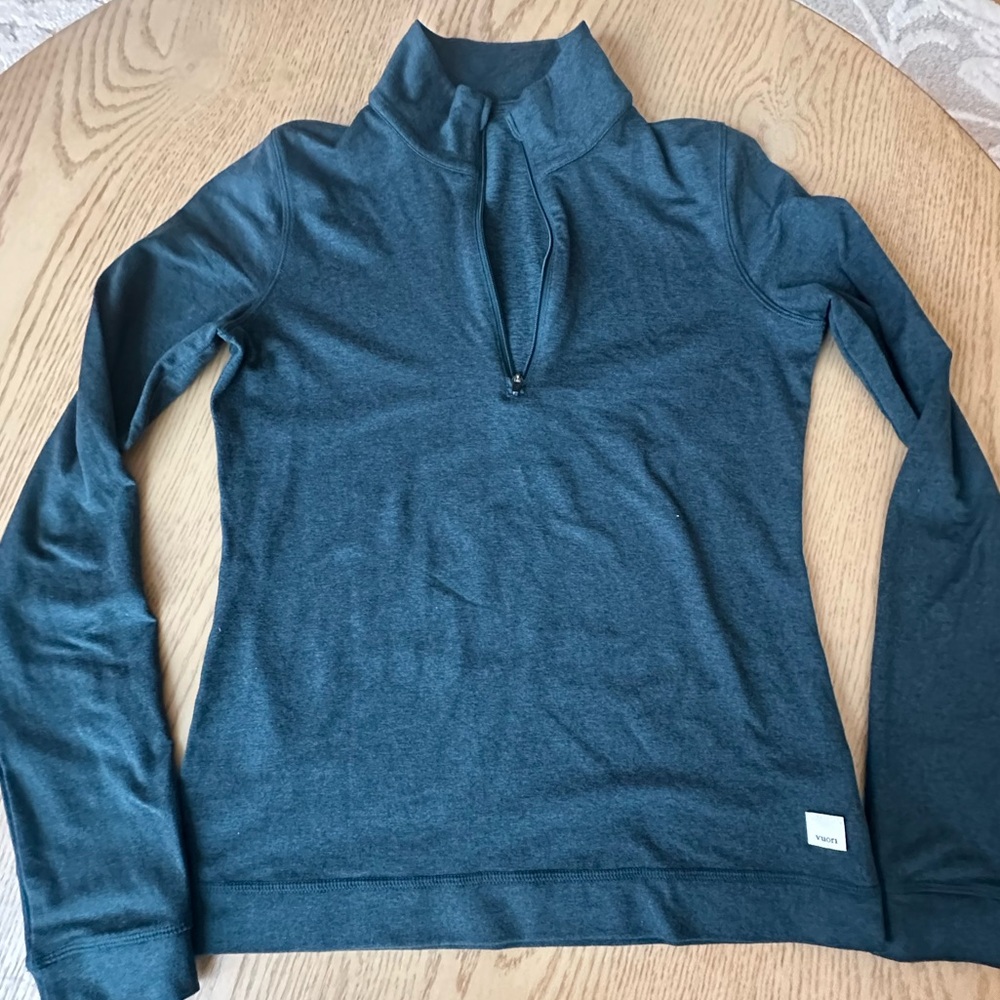 Vuori quarter zip womens size S